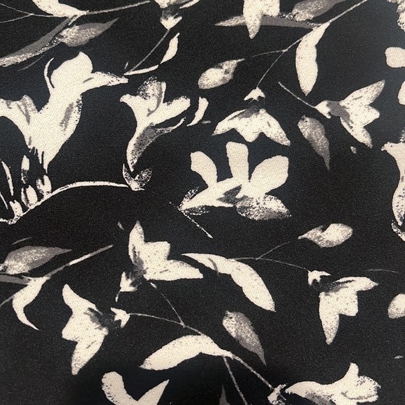 White House Black Market Floral Twist Halter Top - Picture 3 of 9